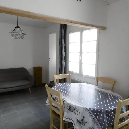Maison Proche Centre, 4 Pers, Terrasse - Fr-1-823-105 Holiday home *